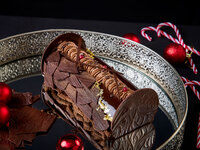 Takeout — Christmas Cake: Bûche de Noël (Yule Log)