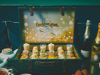 トランク型 Constellation. Afternoon Tea “Cristal Noël”  ― 白と黄金の聖夜讃歌 ― シャンパン付