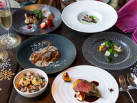 【クリスマス2025★個室席確約】乾杯酒付き！Xmasを彩る魚料理と肉料理のWメインなど贅沢フルコースディナー（12/24～25限定）