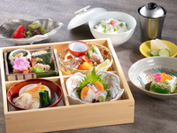 【平日限定ランチ　呉竹】松花堂弁当＋旬のデザート＋コーヒー付☕