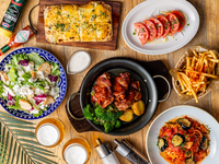 【2時間飲み放題付】忘年会・新年会・女子会などのパーティーに♪ 前菜、お肉、パスタなどを楽しめる「スタンダードコース」