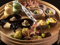 Evening Kaiseki ¥9,900 (10 meals limited to weekends and holidays)