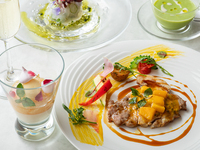 PREFIX DINNER with free-flow beverages