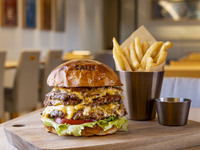 【SAUS】アニバーサリーダブルスマッシュチーズバーガー