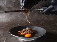 【忘年会・グループ宴会に】黒毛和牛リブロース芯×トリュフ YAKISUKIコース〈2時間飲み放題付き〉