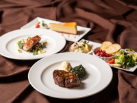 [ארוחת ערב] מנה עיקרית כפולה: סטייק פילה מיניון USDA PRIME ודג טרי עונתי, סה"כ תשע מנות