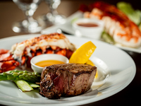 [DÎNER] Plat de contre-filet et de homard USDA PRIME vieilli 28 jours ◇ 7 plats au total, dont un apéritif au crabe et au caviar et un dessert spécial du chef