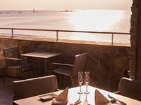 【1日3組&公式サイト限定 記念日ランチ】シーサイド窓側確約 乾杯酒＆ホールケーキ