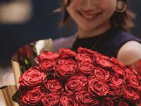 [Xmas 2025] Limited to one group, semi-private room guaranteed. Enjoy a 12-course Christmas proposal dinner featuring carefully selected ingredients such as Matsusaka beef fillet, spiny lobster, and foie gras.