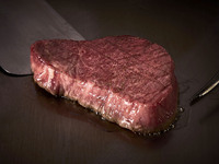 11/7-12/16【四翔】以黑毛牛牛排為主菜，共8道菜品