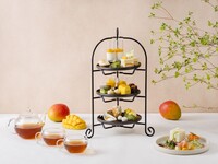[Seasonal Afternoon Tea] Sweets and savory dishes made with seasonal fruits + free cafe