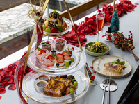 【ランチ＆90分フリーフロー付】イチゴのクリスマスアフタヌーンデザート ランチセット