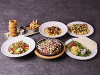 ¥3,000 Food Course Add ¥2,000 for All-You-Can-Drink (Excludes Beer)