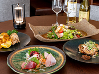 オフィシャルWeb限定最安値【忘新年会におすすめ！彌榮ーIYASAKA】宴を楽しむ+乾杯酒＆スパークリング含む3時間飲み放題+滞在時間無制限