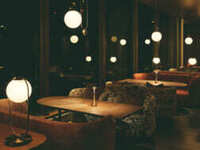 【公式HP限定】17:00 / 17:30のご予約で窓側ソファ席確約☆お席のご予約プラン☆