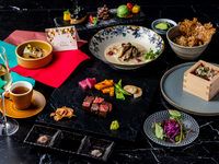 【Xmas 絢コース2025】グラスシャンパン含む選べる1ドリンク付き 特選黒毛和牛と海鮮のコース