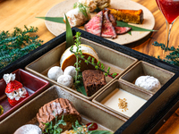 オフィシャルWeb限定最安値【Xmasアフタヌーン箱】四季折々のスイーツ＆セイボリー＋ドリンクバー付き