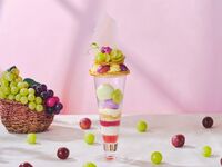 〈カフェ〉カフェフリー付き＊シャインマスカットのミルフィーユパフェ(平日限定)