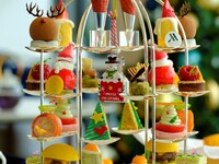 土日祝イブニングハイティーセット（ワインカクテルフリーフロー付）