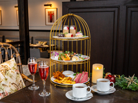 オフィシャルWeb限定最安値【クリスマスアフタヌーンティー】キュートな3段スタンド＆カフェフリー+お土産(土日祝限定)