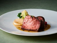 〈ランチ〉シェフ厳選ステーキランチ◆サラダ・スープ・パン・メインは牛サーロイン150g！(平日限定)