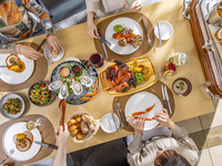 [12/20-12/21] Christmas Brunch Course with a toast drink and a seafood plate featuring crab, oysters, and more!