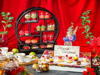 【Noël×AfternoonTea】煌めくクリスマスアフタヌーン＋ティースタンド+紅茶10種フリーフロー＋お祝いメッセージ付きフラワープレート