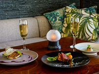 オフィシャルWEB予約限定【アニバーサリーコース－Laule’a－】国産牛などのWメイン全7皿+乾杯酒+メッセージプレート(窓際確約)