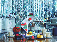 【12/18～】WEB12%OFF/プリザーブドフラワーボックス＆コンラッドホリデーベア付きコンラッド大阪×ニコライ バーグマン フラワーズ & デザイン 「Blooms & Bites」ストロベリーアフタヌーンティー 