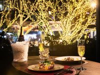 忘新年会にもおすすめフリーフローと楽しむスタンダードコース＋2時間飲み放題（2～8名）