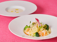 特別会場へご案内【パスタランチ】いちごとスウィートベアスアフタヌーンティー（平日）