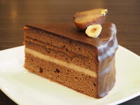栗とプラリネのザッハトルテ