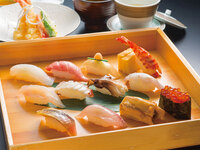 Sushi Chef's Choice 12Pieces (Lunch Only)