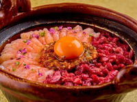Private room guaranteed [Seasonal meal and yakiniku course] We offer a course that allows you to fully enjoy seasonal meals and yakiniku, including seasonal dishes such as ``Wagyu and Soy Sauce Clay Pot,'' ``Wagyu Yukhoe,'' and ``8 carefully selected grilled dishes''!