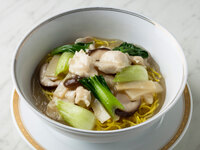 【鶏肉と青梗菜のスープそば（塩味）】サラダ・デザート・スープ・コーヒービュッフェ付き