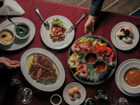 Christmas-exclusive [Free entry tickets to the Red Brick Warehouse Christmas Market]　　 Dinner: Re: Wharf Course