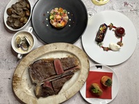 【ペアシート確約】乾杯シャンパーニュフィリポナロゼ付き骨付き赤城牛ポーターハウスを含む全6皿 本場NYステーキハウスのXmasスペシャルディナー 