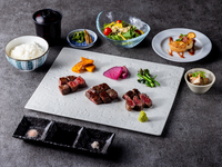 【凌】赤身ステーキ3種食べ比べコース +グラススパークリングを含む1ドリンク付