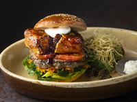 [Lunch & Dinner] ☆1 drink included☆ Winter limited "Beef Stew Burger"