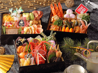 Three-tiered Japanese, Western and Chinese New Year's meal box *Please select 12/30 as the date