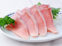 [A la carte meal] Local yellowtail sashimi