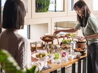 [Monthly Lunch Buffet] Choose two main dishes and a buffet of seasonal Nagasaki vegetables from 3,100 yen
