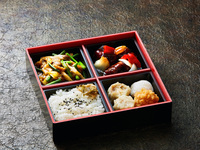 【昼受取】細切りポークのオイスターソースと黒酢チキン弁当