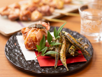 ≪2ч. Все, что вы можете выпить≫ Курс якитори «Хана» ~Наслаждайтесь курицей Хинай~