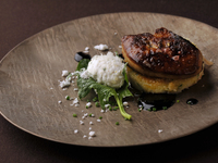 PREMIUM DINNER　メインは飛騨牛 　5種のワインペアリング付き