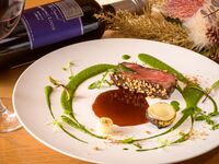 【2025年圣诞节】圣诞午餐套餐，包含国产牛肉和冬季美食+饮品自助（仅限用餐座位）