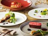 【12月限定！ご家族のお祝い会食におすすめ】乾杯ドリンク＋2ドリンクペアリング付！メインはオマール海老や厳選牛フィレ肉のを愉しめる贅沢ランチ全5皿