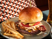 【1/5～1/13】アイアン・ベイ 和牛バーガー＋選べる乾杯ドリンク付き（平日限定）