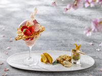 【ラウンジエリア】桜いちごパフェ& セイボリー(12/26～3/4)_平日