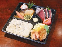 【テイクアウト】老舗の味をご自宅で！ ランチタイム限定！～鰹のたたき弁当～
